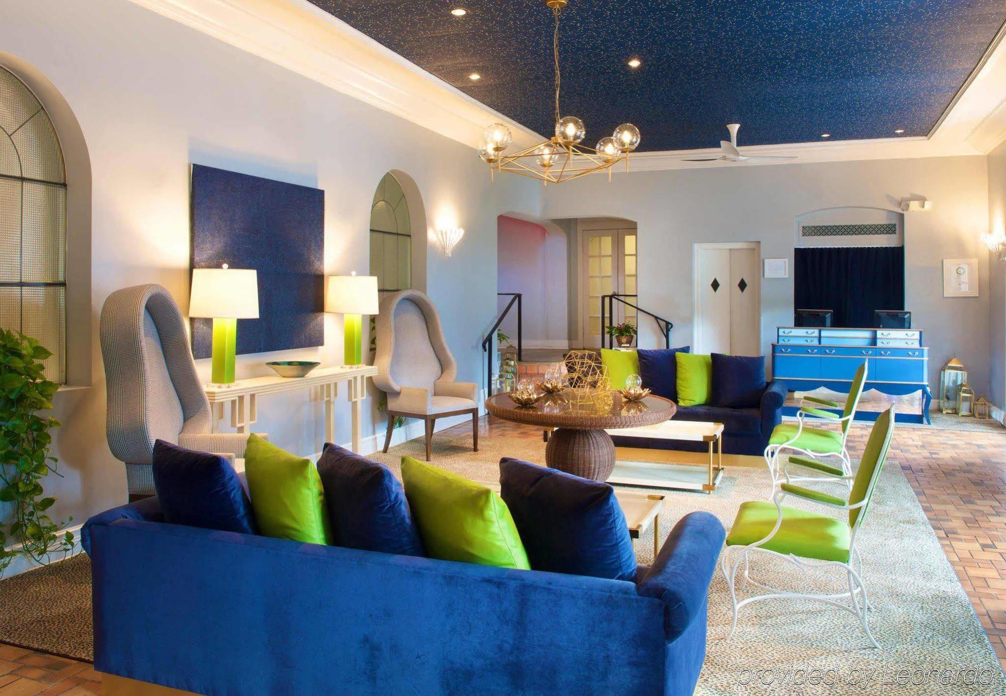 Blue Moon Hotel 4*