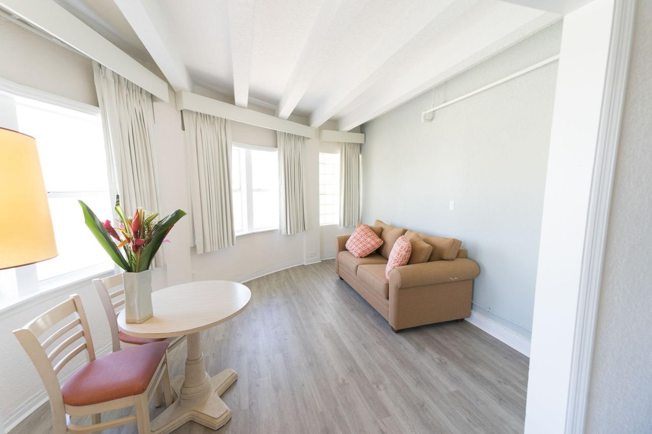 Hotel Broadmore Miami 3*