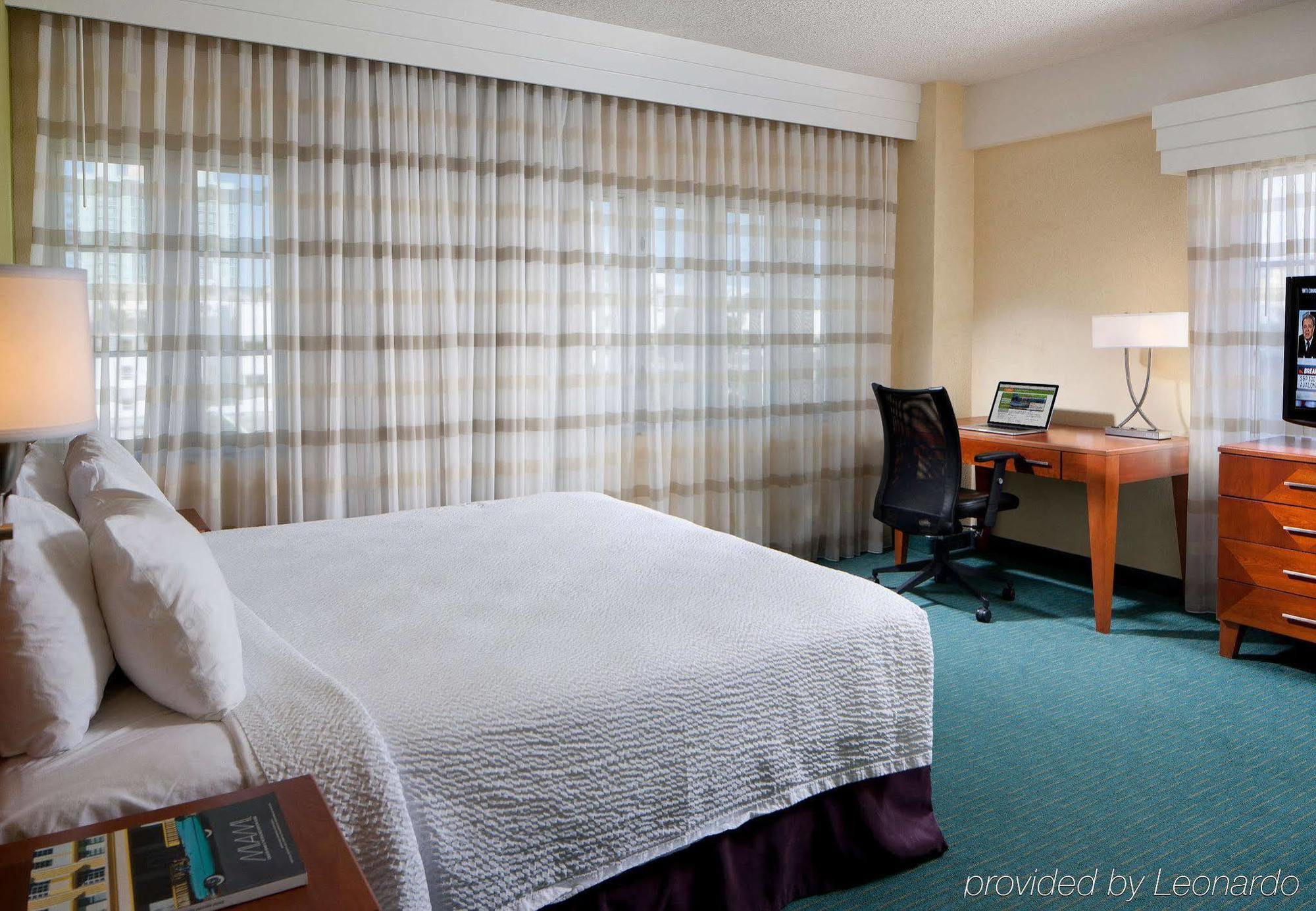 Hotel Courtyard Miami South 3*