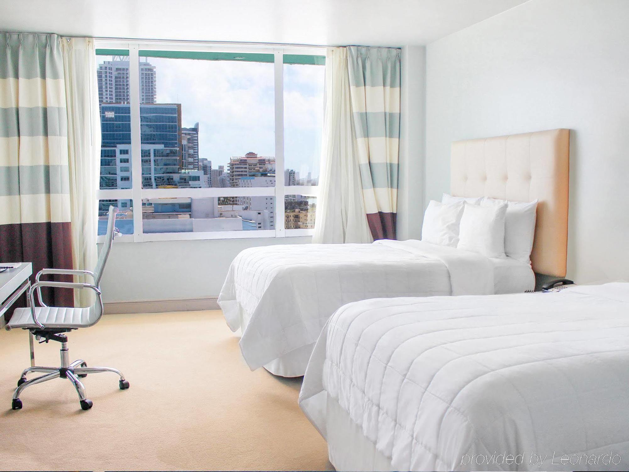 Deauville Miami Beach