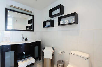 Ocean Five Apartment