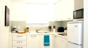 Lincoln Road Apartment *