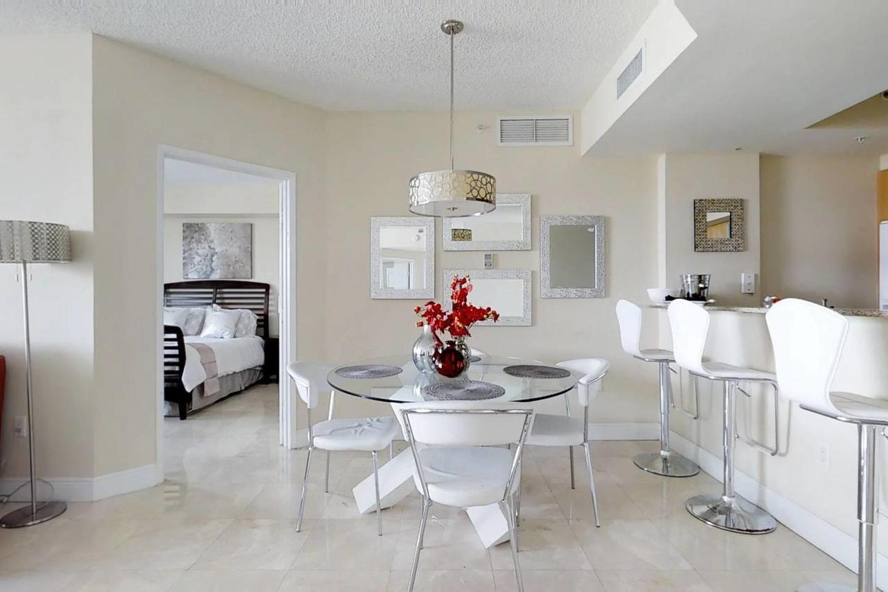 Beautiful Asian Retreat 2bd 2bth Min To Apartment *