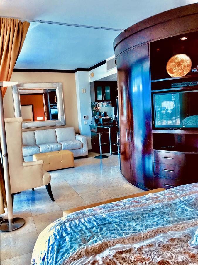 At De Soleil On Ocean Drive Apartment