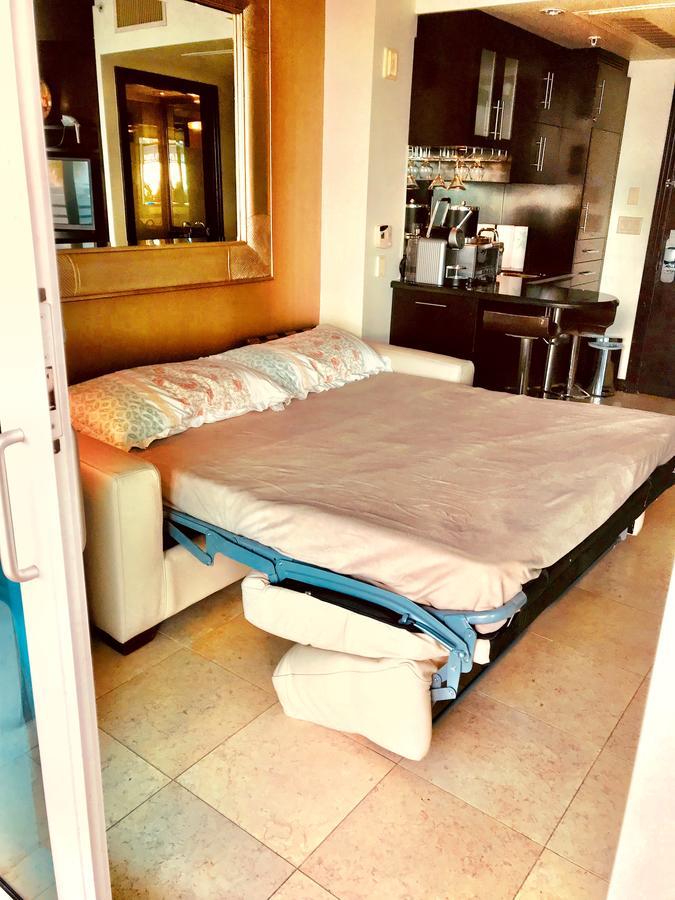 Apartment At De Soleil On Ocean Drive *