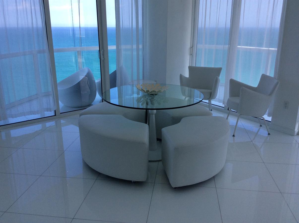 Akoya * Miami Beach