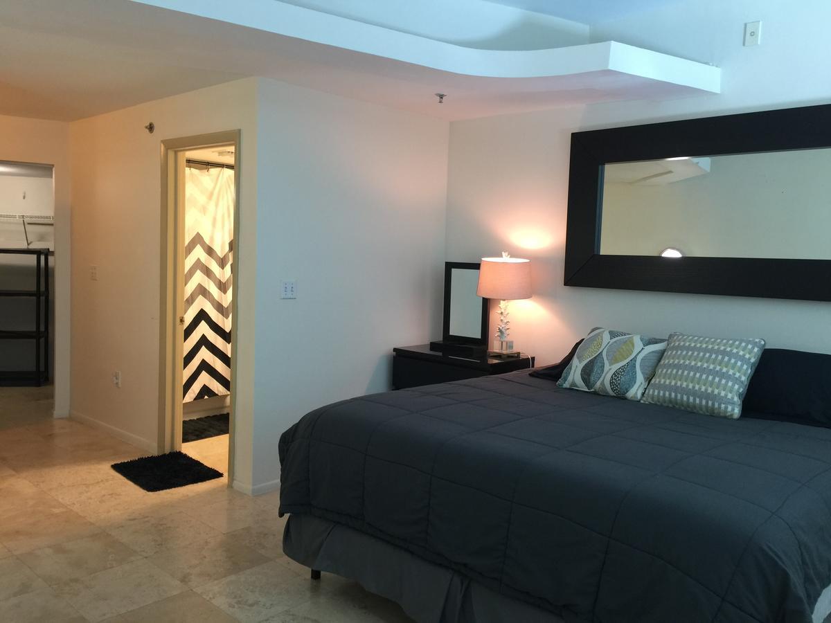 Miami Vice Suites Aparthotel