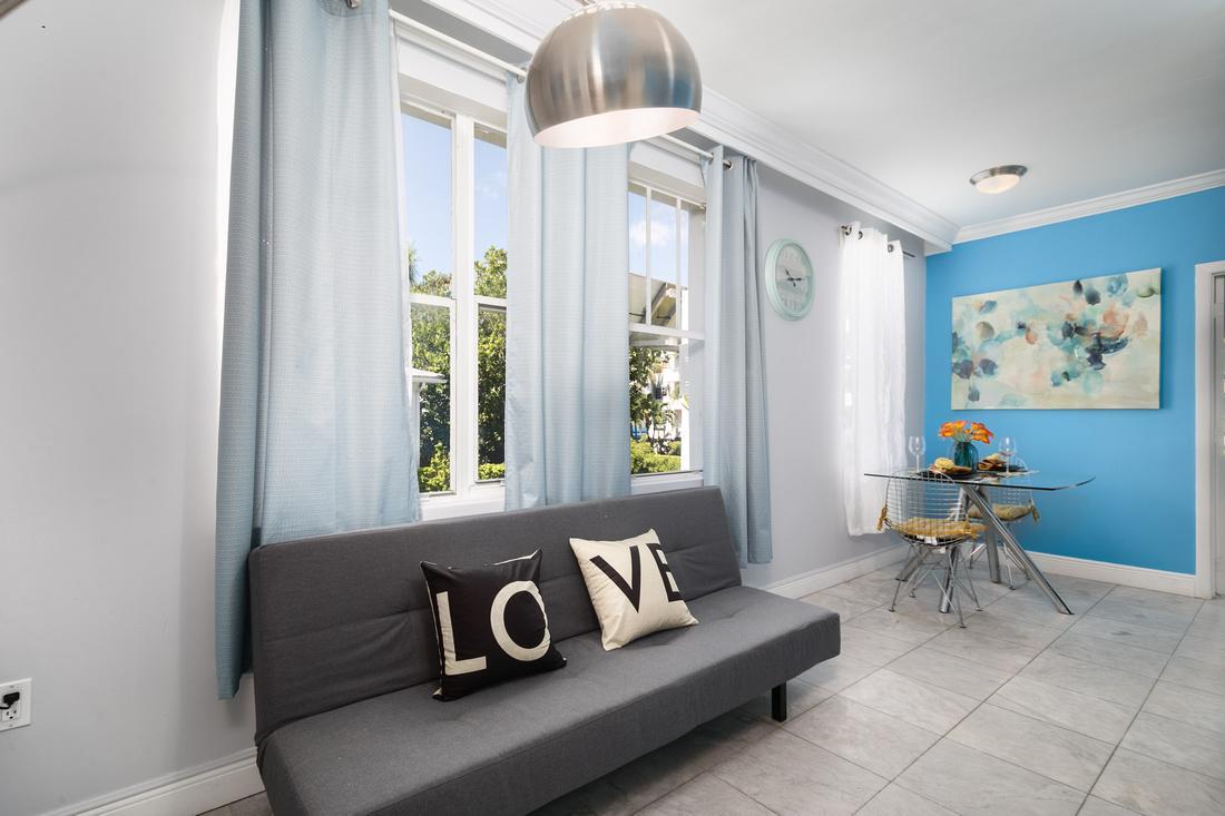Holiday On Lincoln Road Apartment