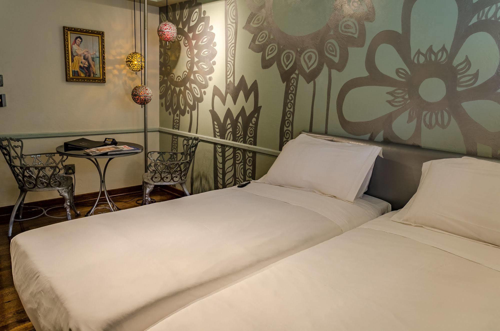 Hotel Pelican Miami Beach