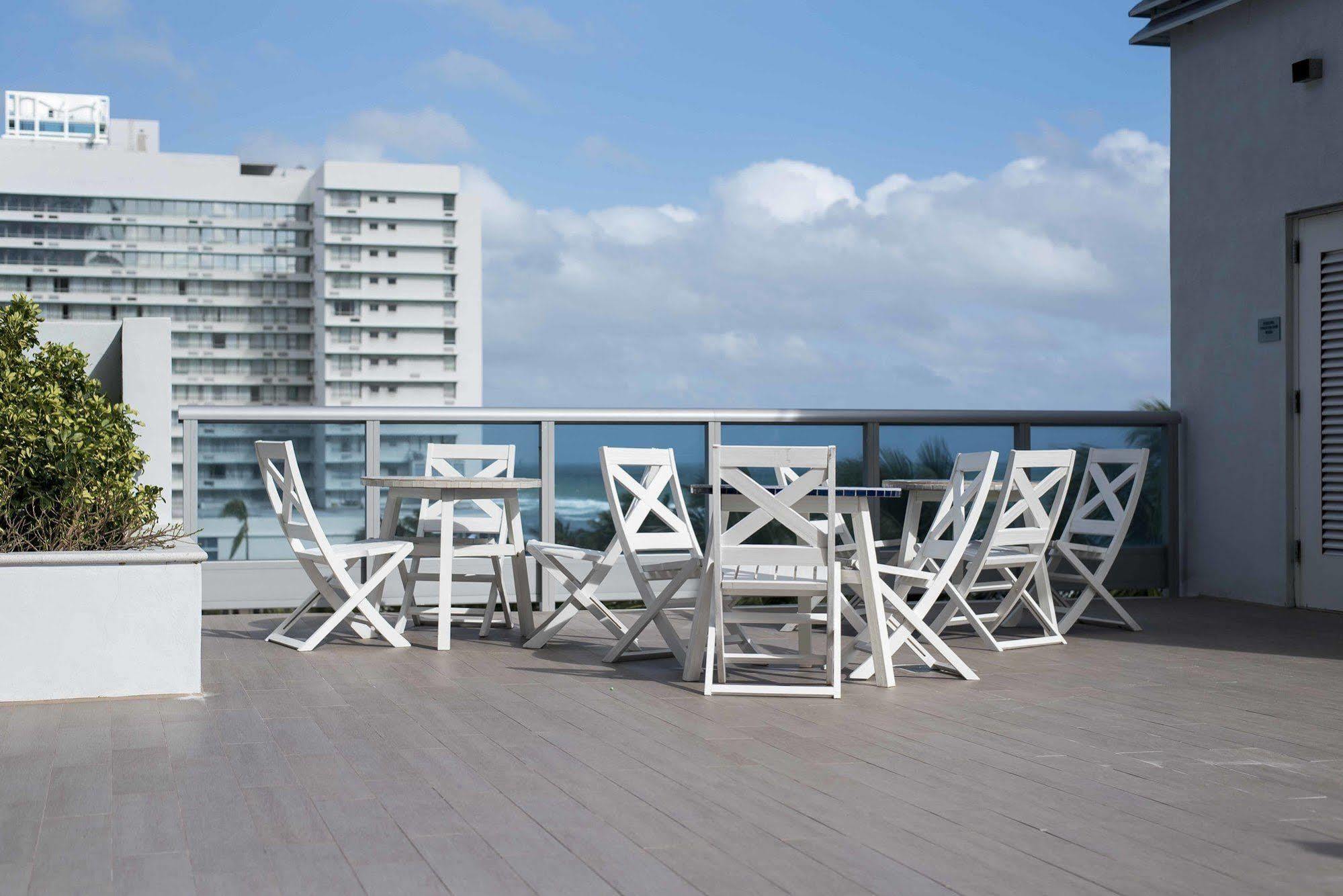 Dharma Miami At Monte Carlo Apartment