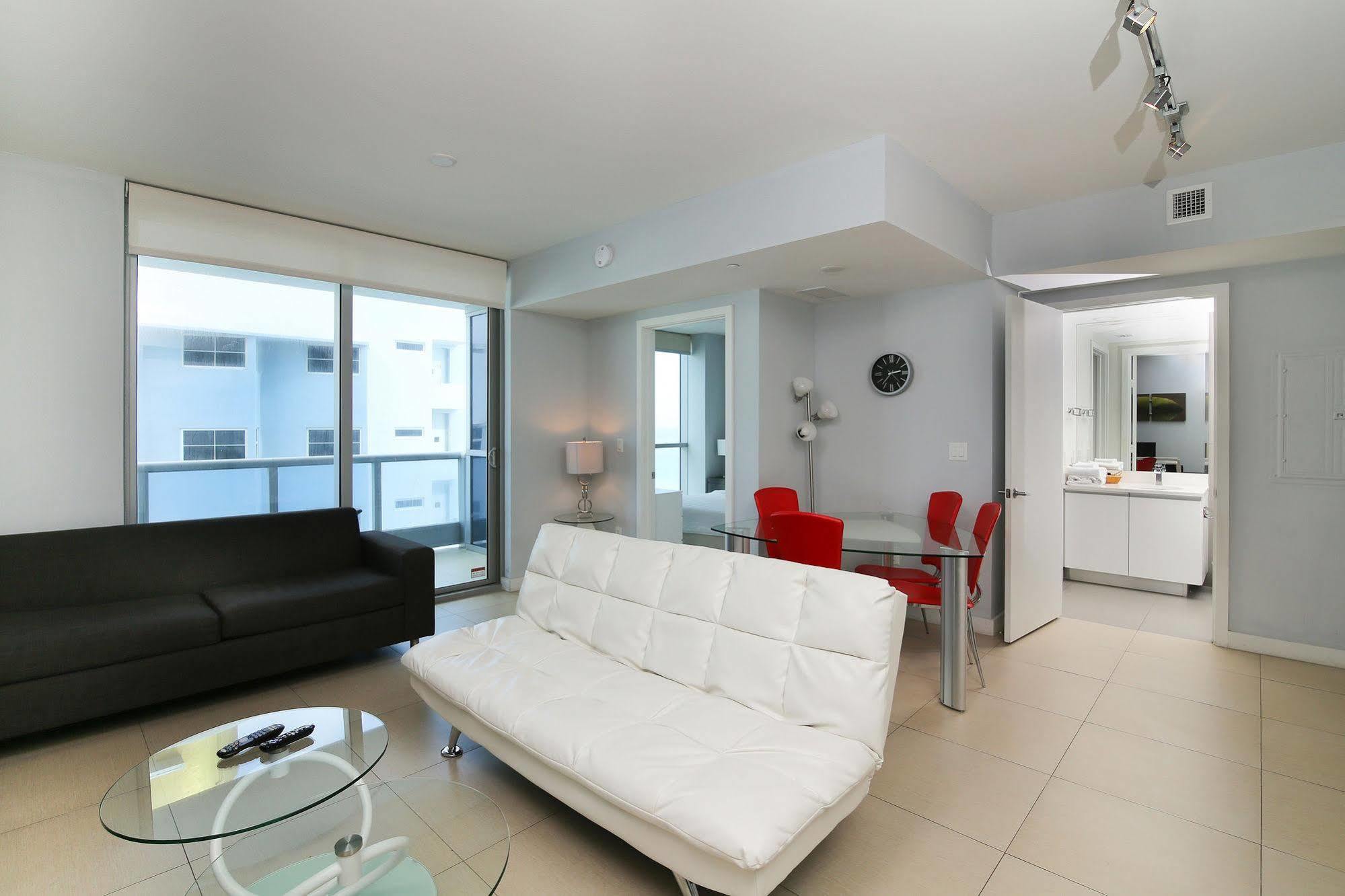 Hotel Pelican Furnished In Monte Carlo Miami Miami Beach