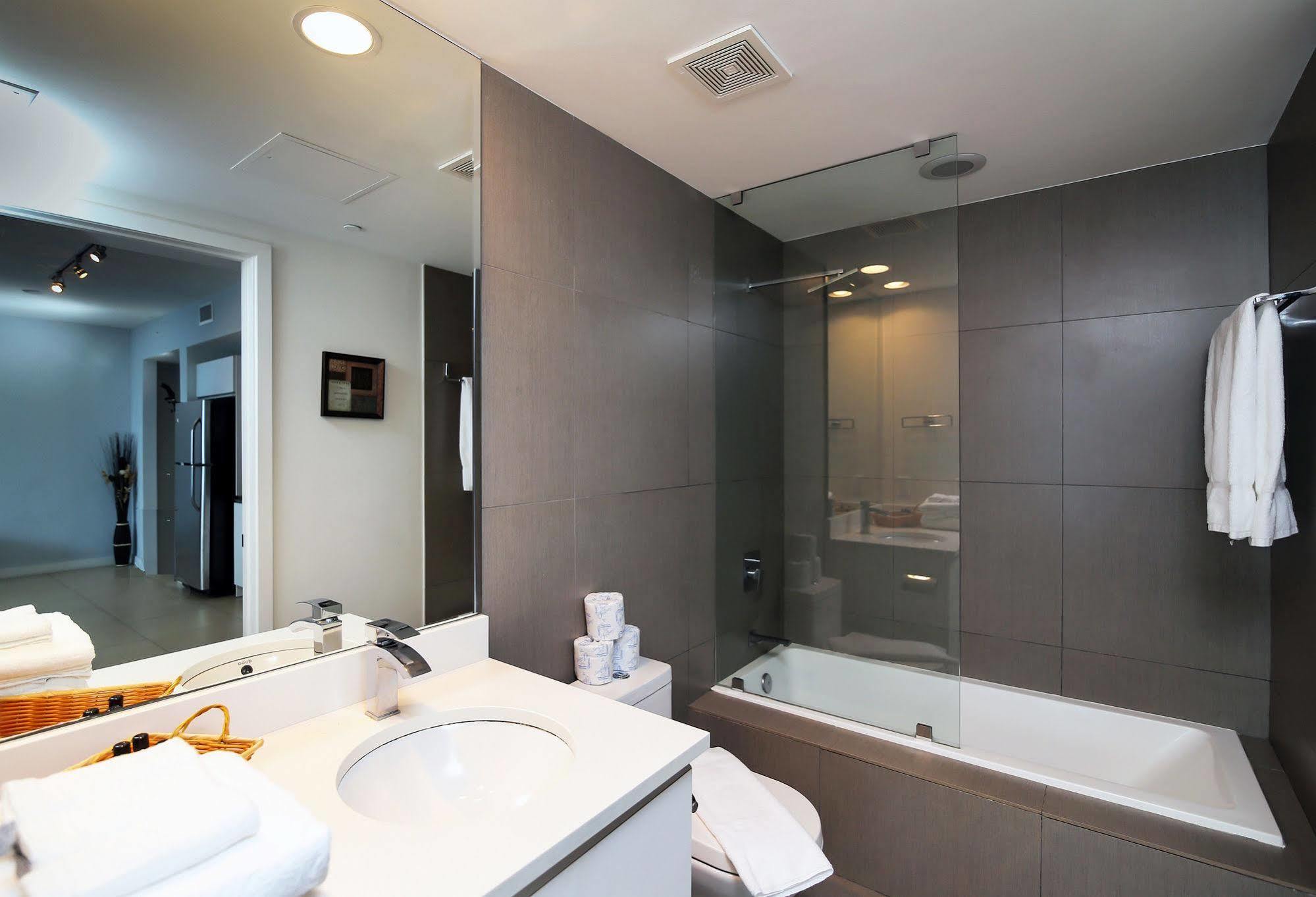 Pelican Furnished In Monte Carlo Miami Miami Beach
