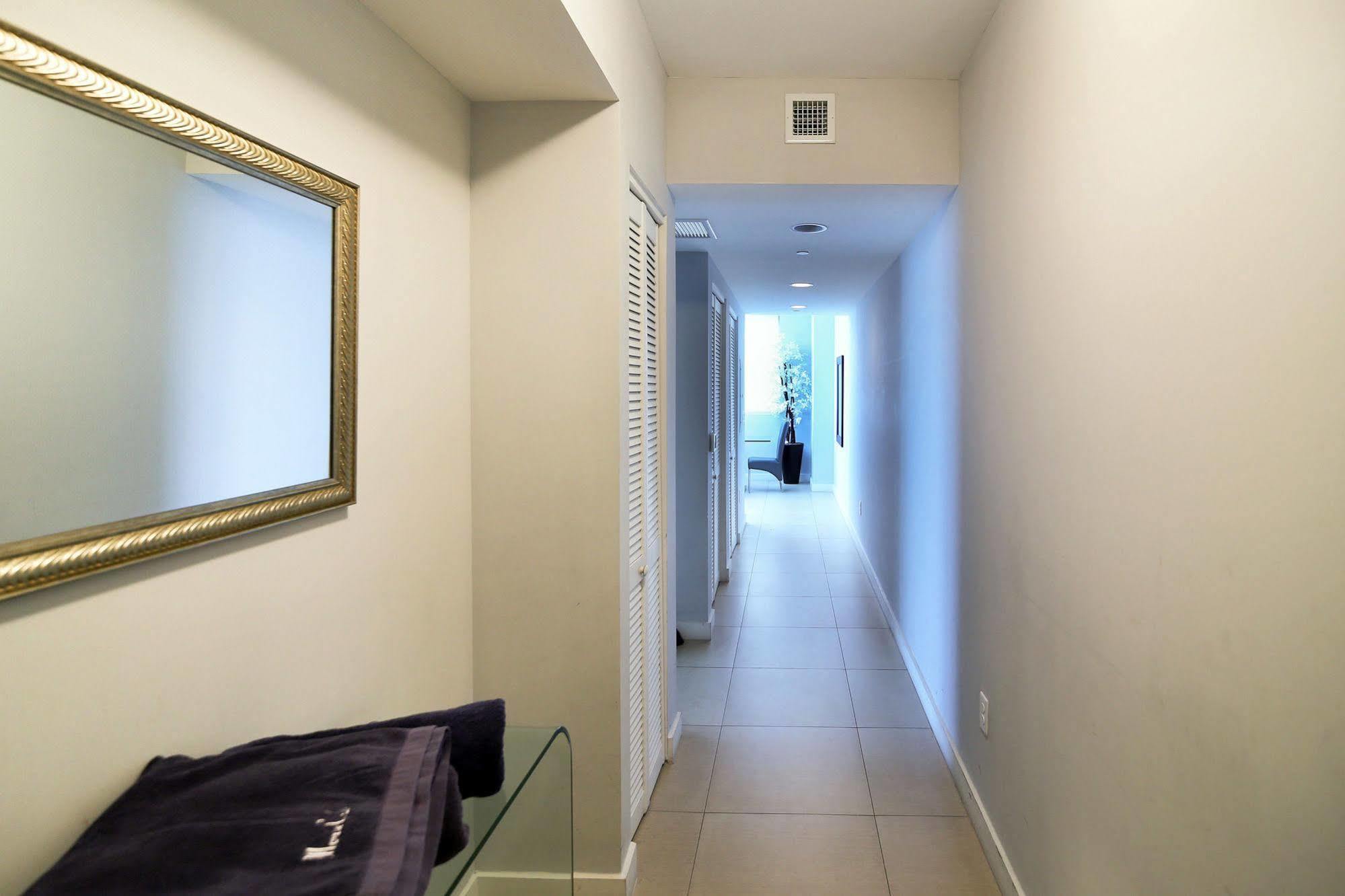 Pelican Furnished In Monte Carlo Miami 4*