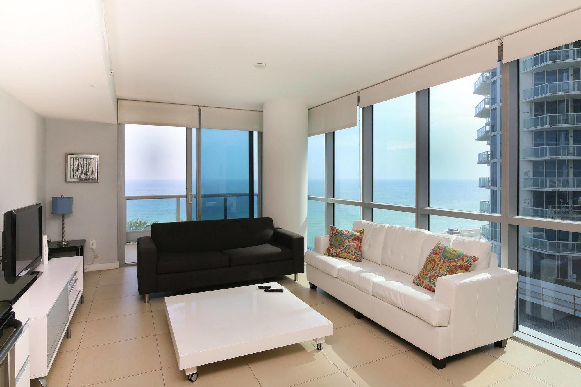 Pelican Furnished In Monte Carlo Miami 4*