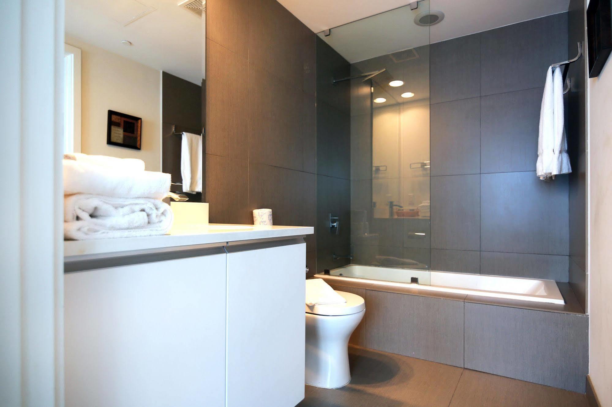 Pelican Furnished In Monte Carlo Miami