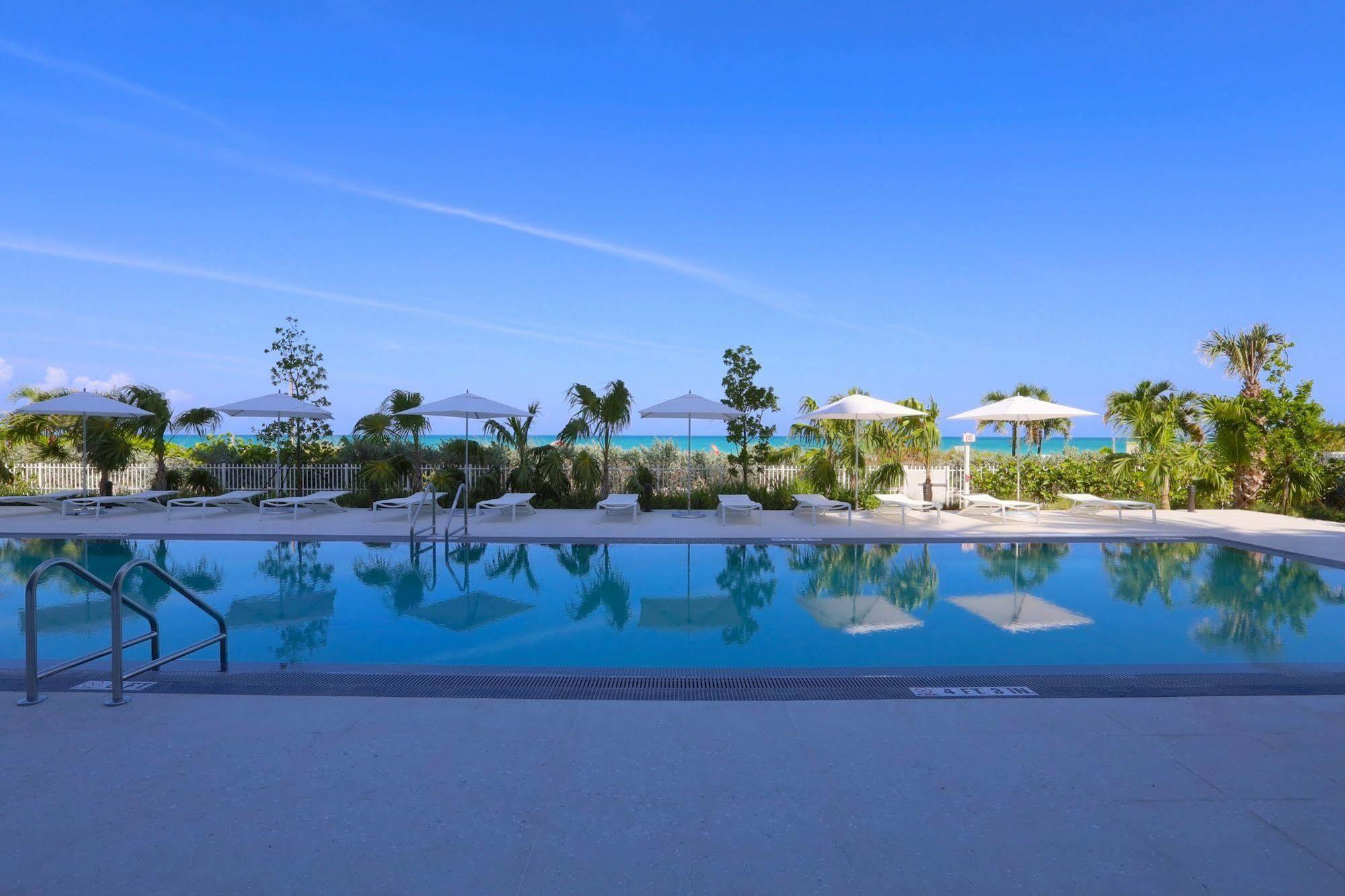 Hotel Pelican Furnished In Monte Carlo Miami