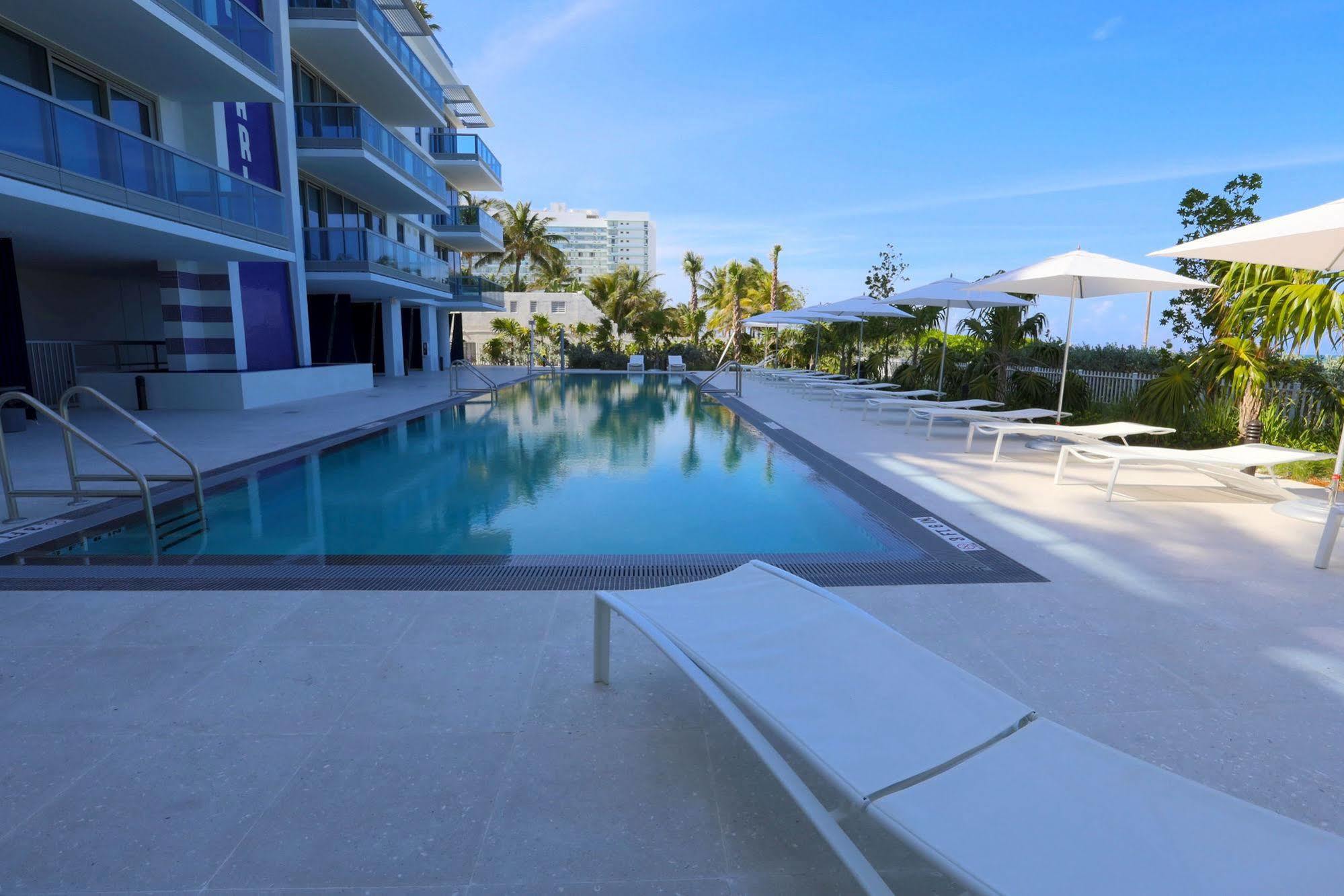 Pelican Furnished In Monte Carlo Miami Hotel 4*