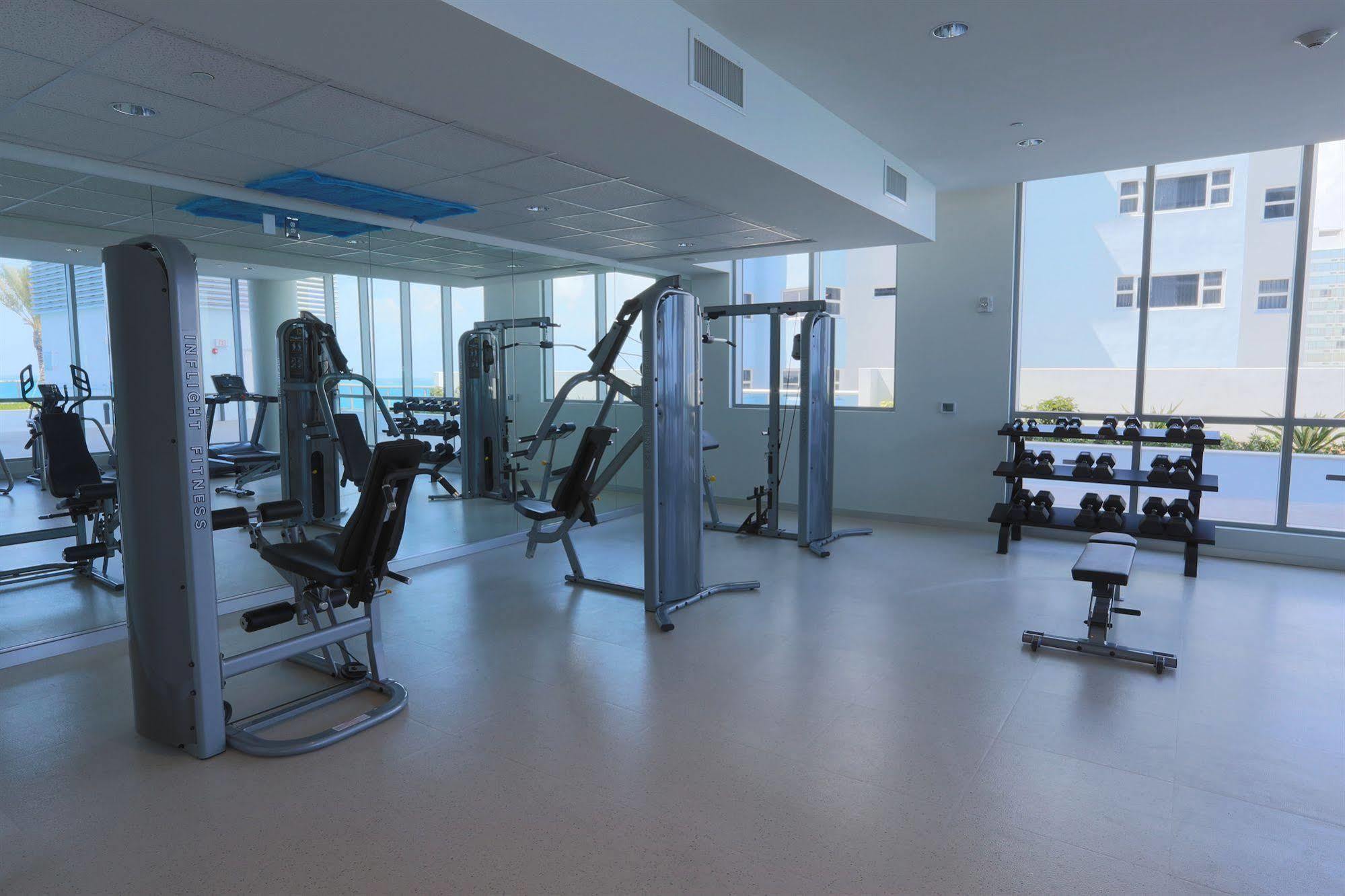 Hotel Pelican Furnished In Monte Carlo Miami