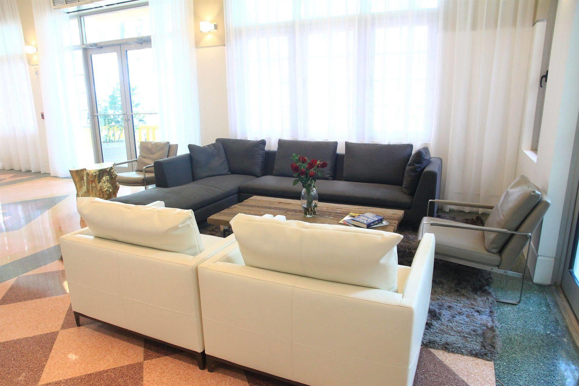 Hotel Leslie Ocean Drive 4*