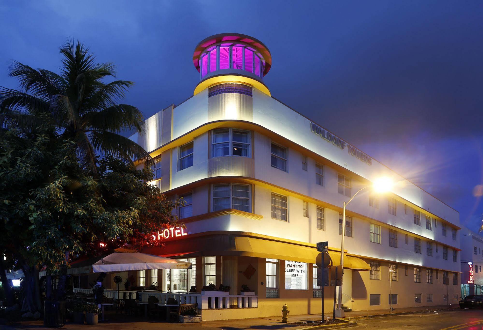 Hotel Waldorf Towers South