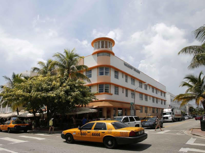 Hotel Waldorf Towers South
