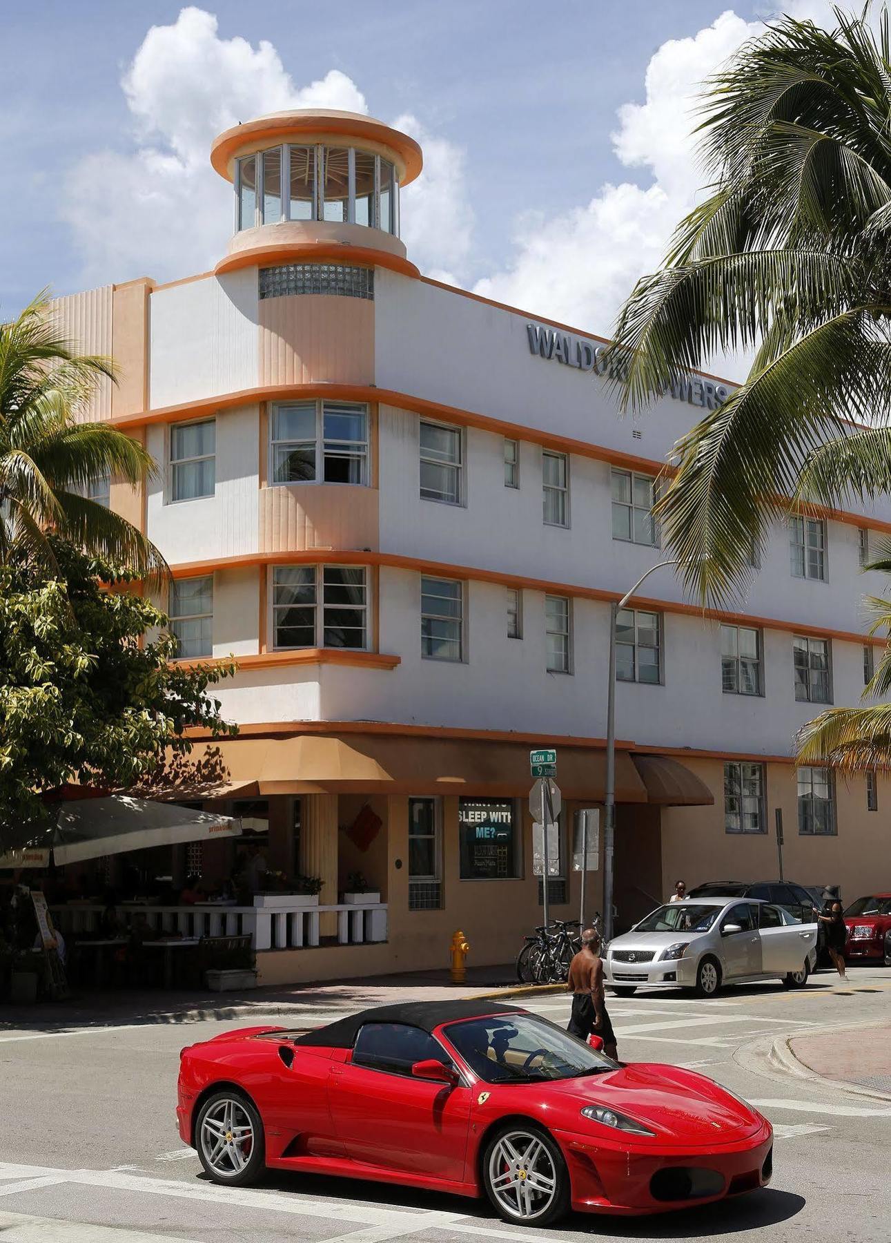 Hotel Waldorf Towers South 3*