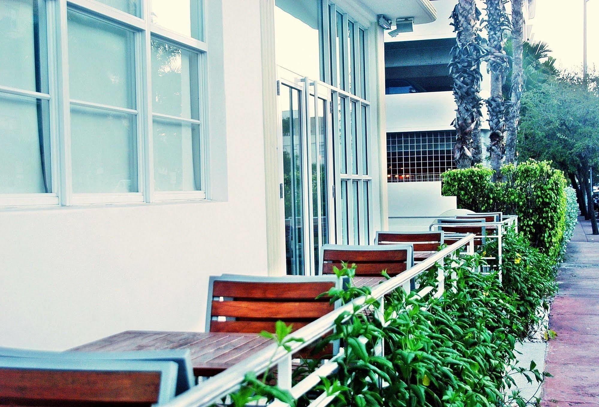 Clifton South Beach 3*