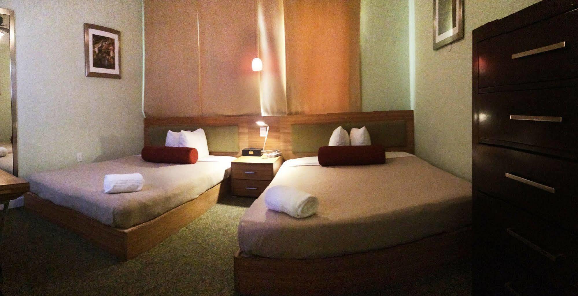Clifton South Beach 3*