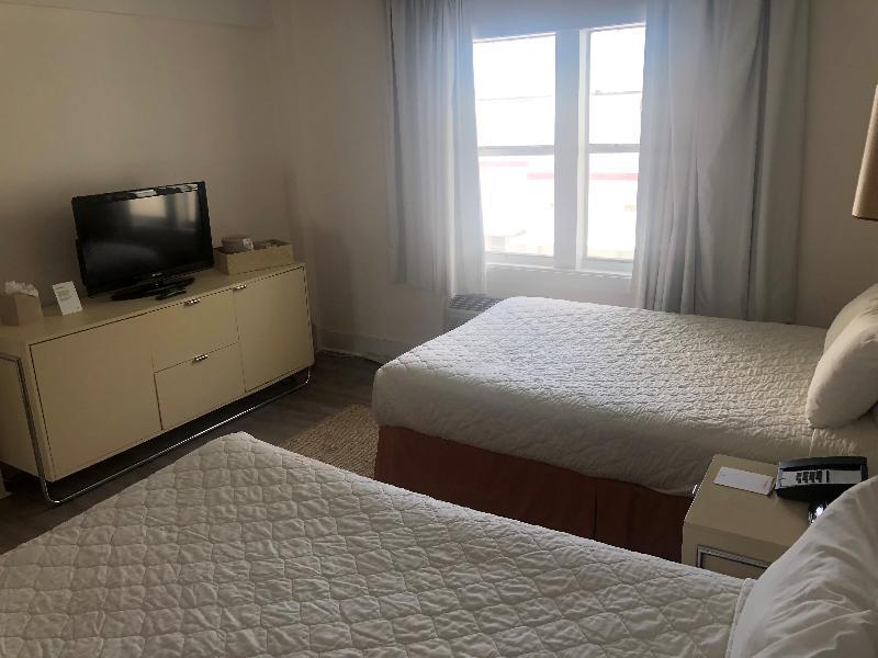 Hotel Broadmore Miami 3*