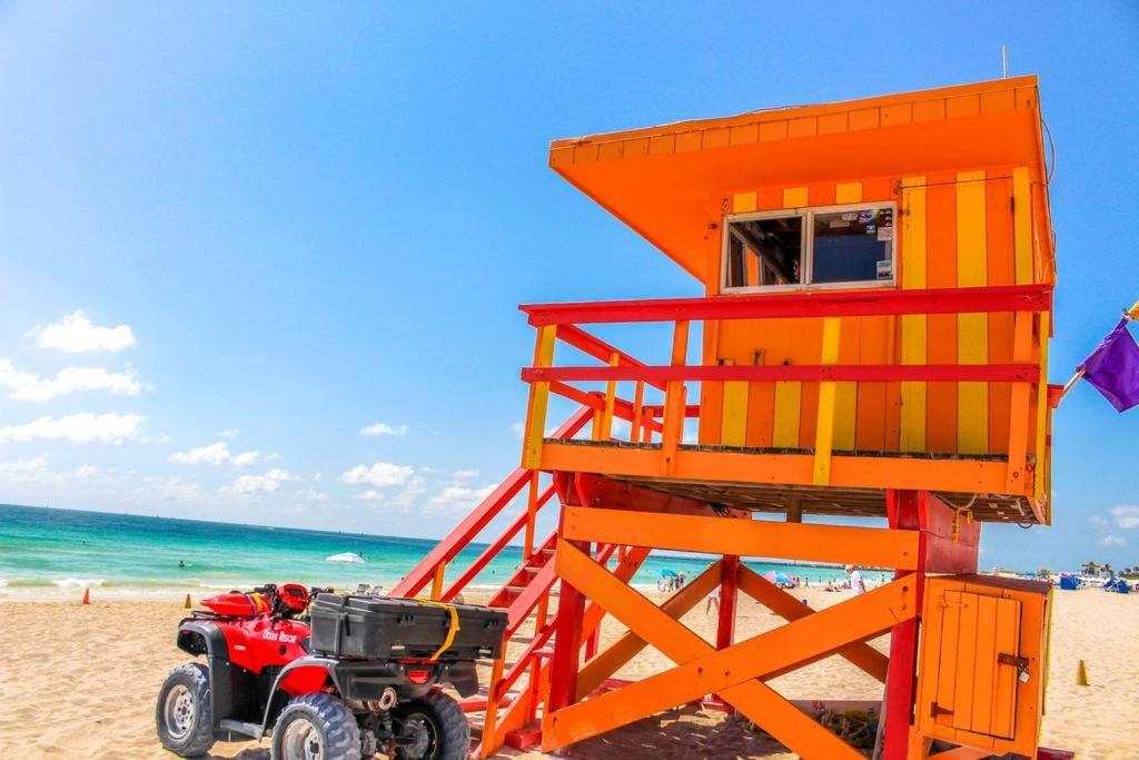 2 Bedroom 2 Bath On 7 Th Collins Ave * Miami Beach
