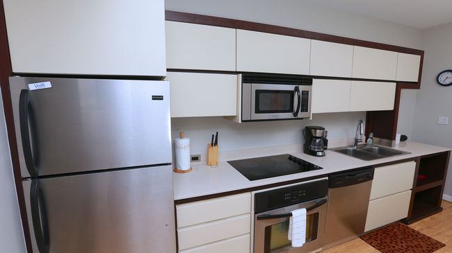 Pelican Furnished In Monte Carlo Miami 4*