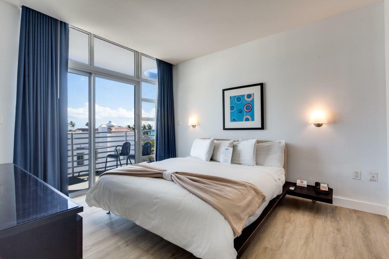 Apartment At Congress Ocean Drive Miami Beach