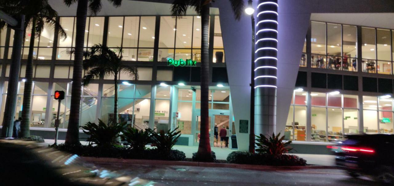 Front Miami *