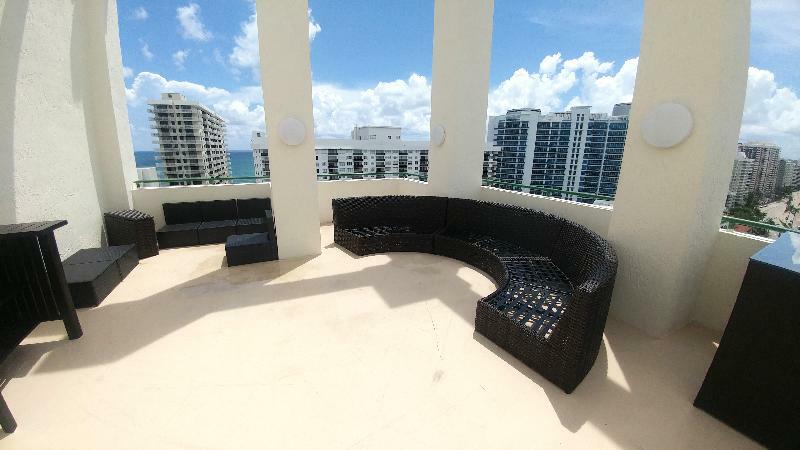 The Casablanca On The Ocean West Tower Hotel Miami Beach