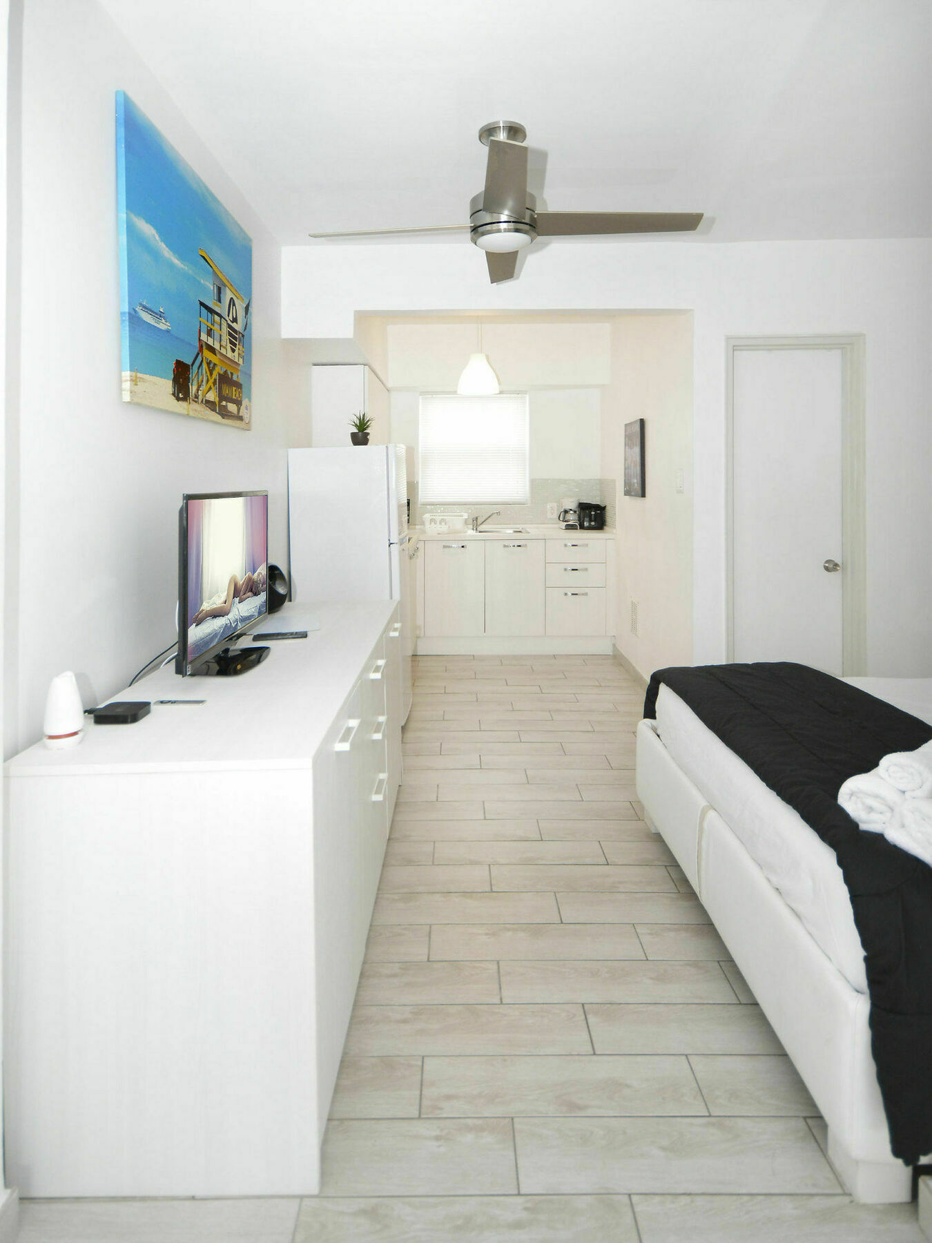 Lincoln Road Apartment