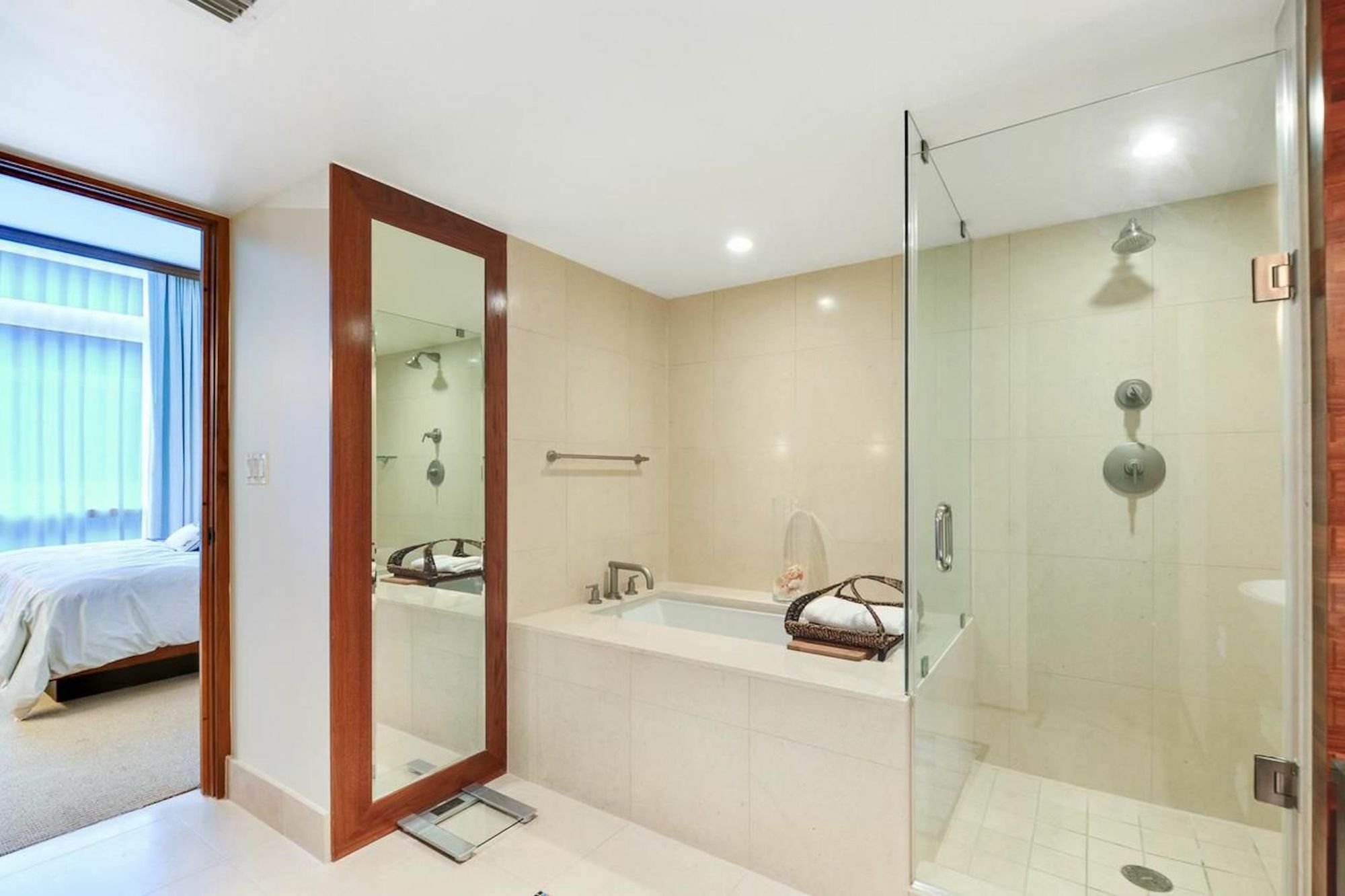 Oceanfront 2br In North By Sonder Apartment Miami Beach