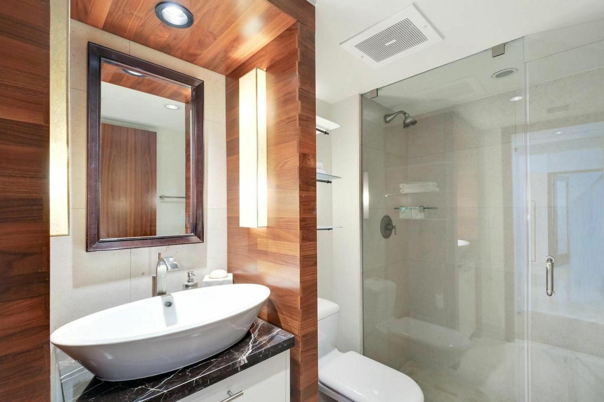 Apartment Oceanfront 2br In North By Sonder Miami Beach