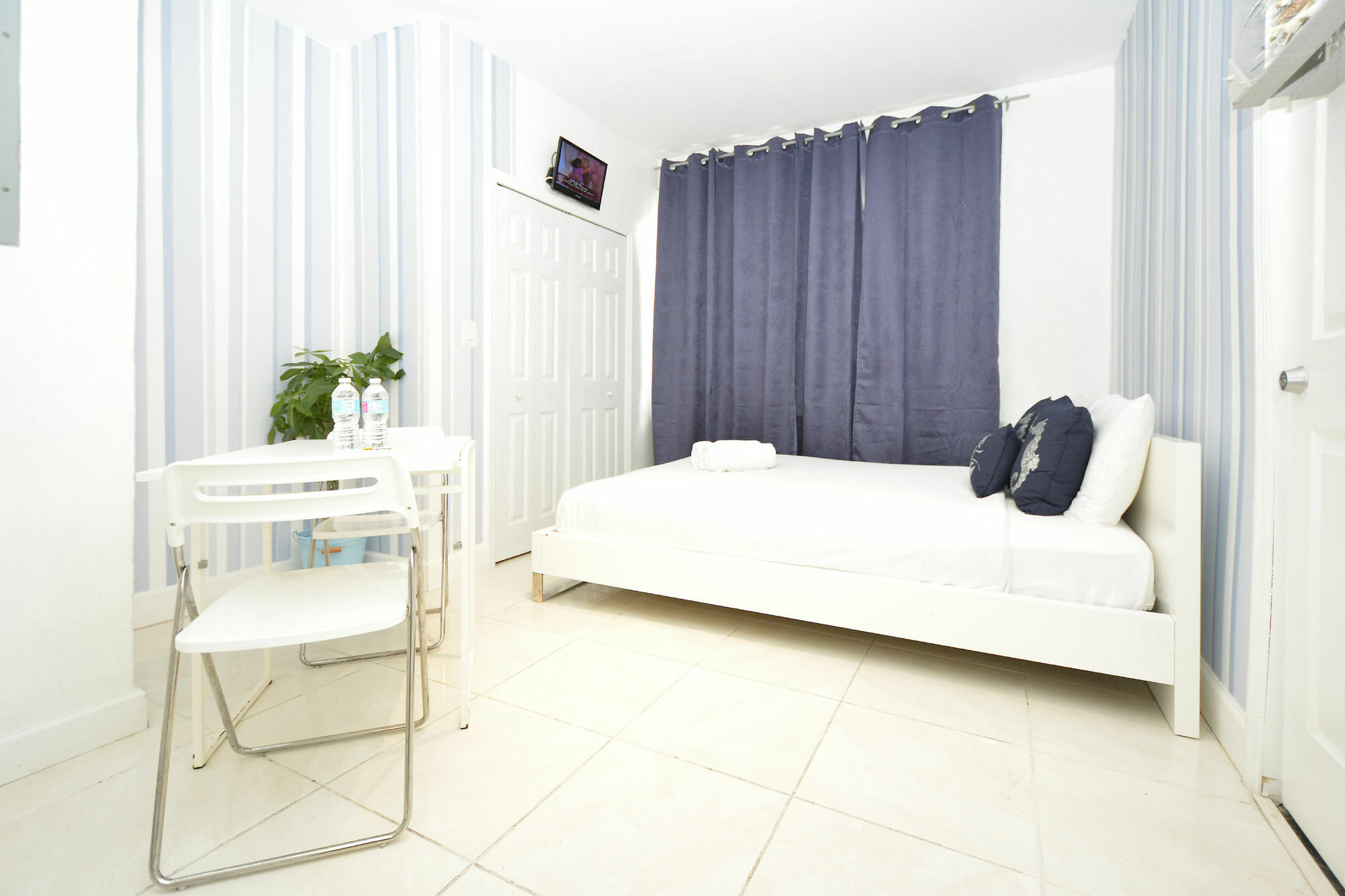 Art Deco Drexel Apartment *