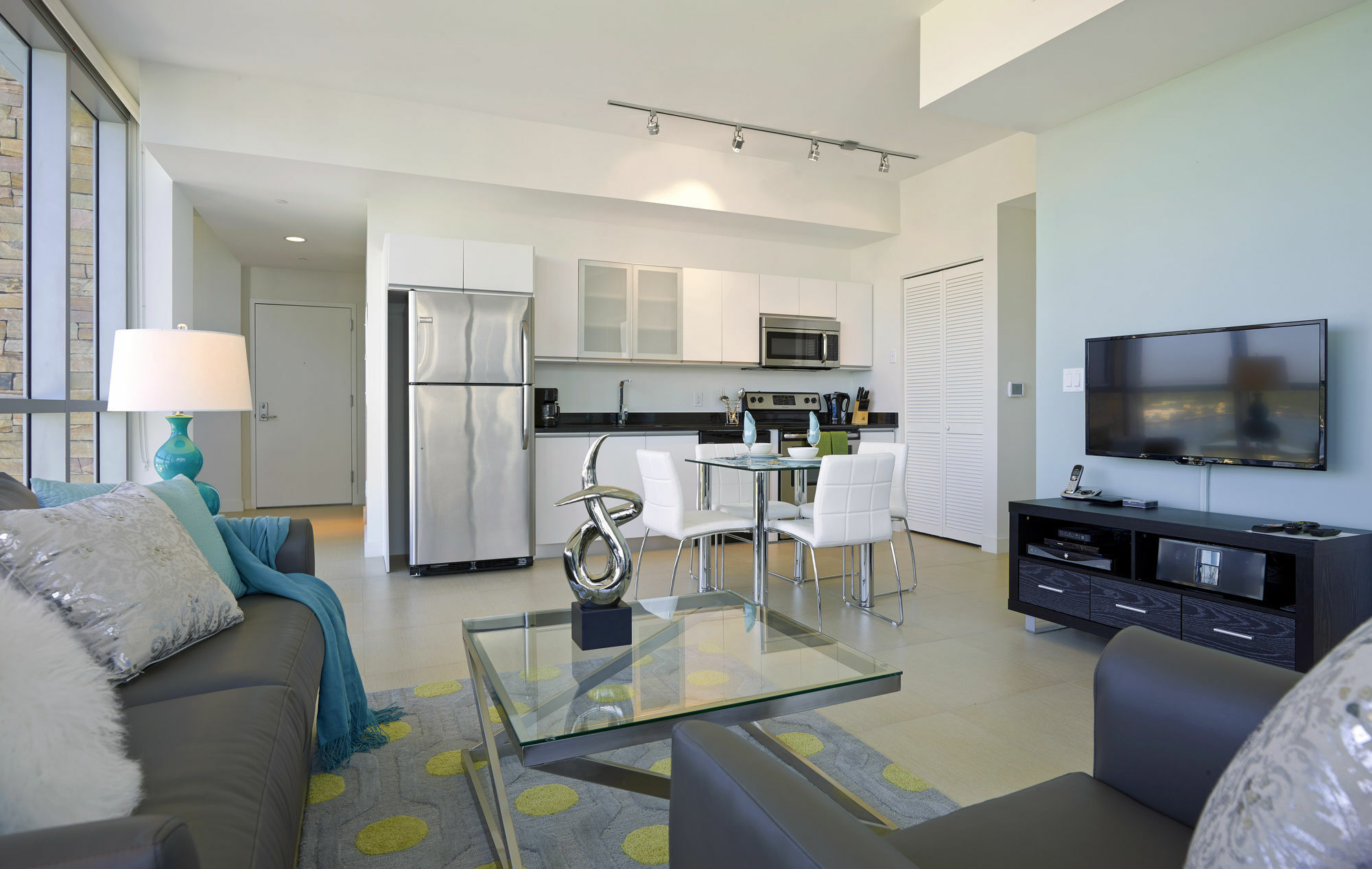 Global Luxury At Monte Carlo Miami Beach