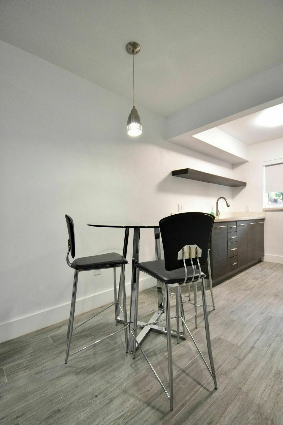 Harding Apartment *