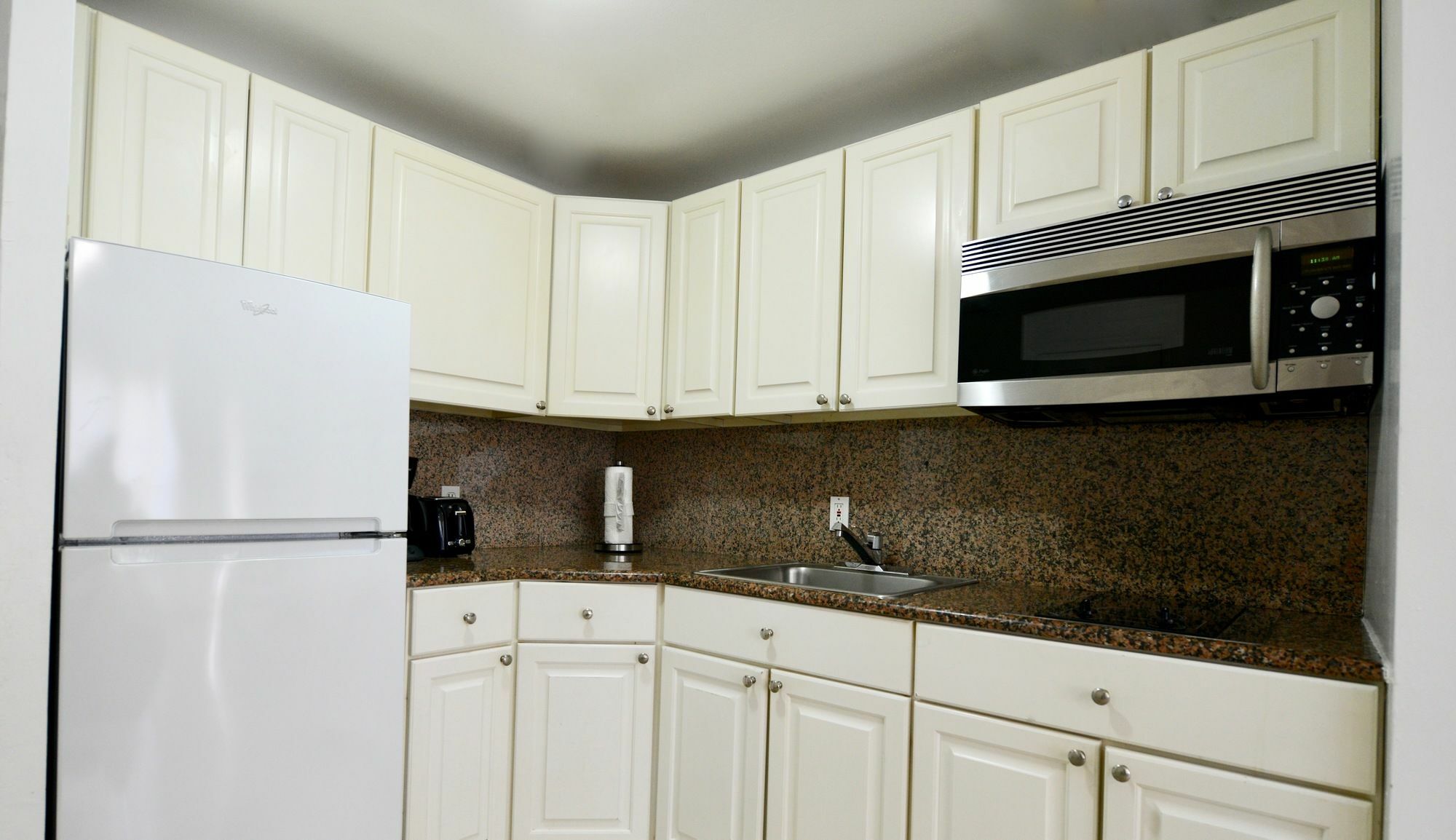 Barbizon South Apartment