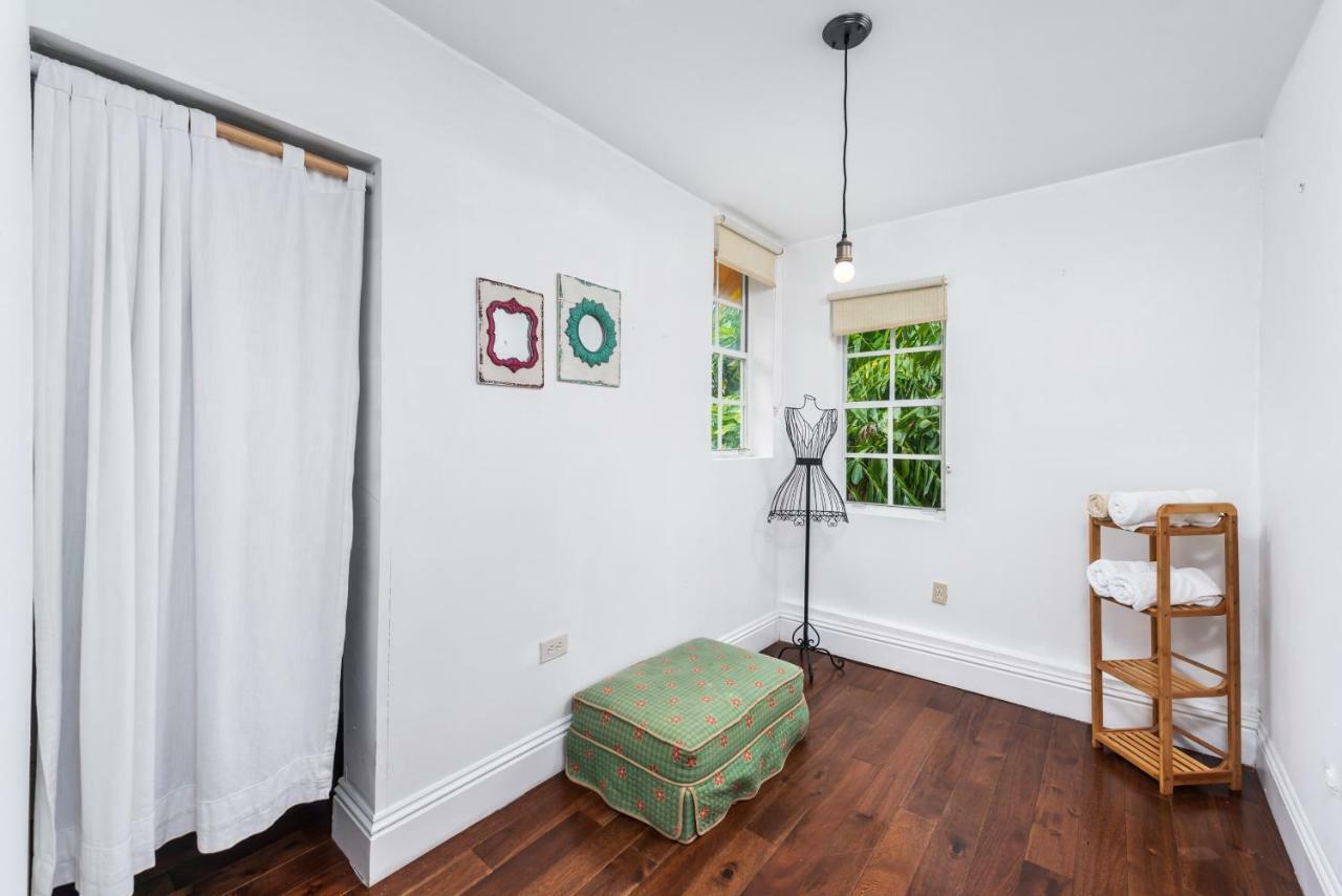 927 Jefferson * Miami Beach