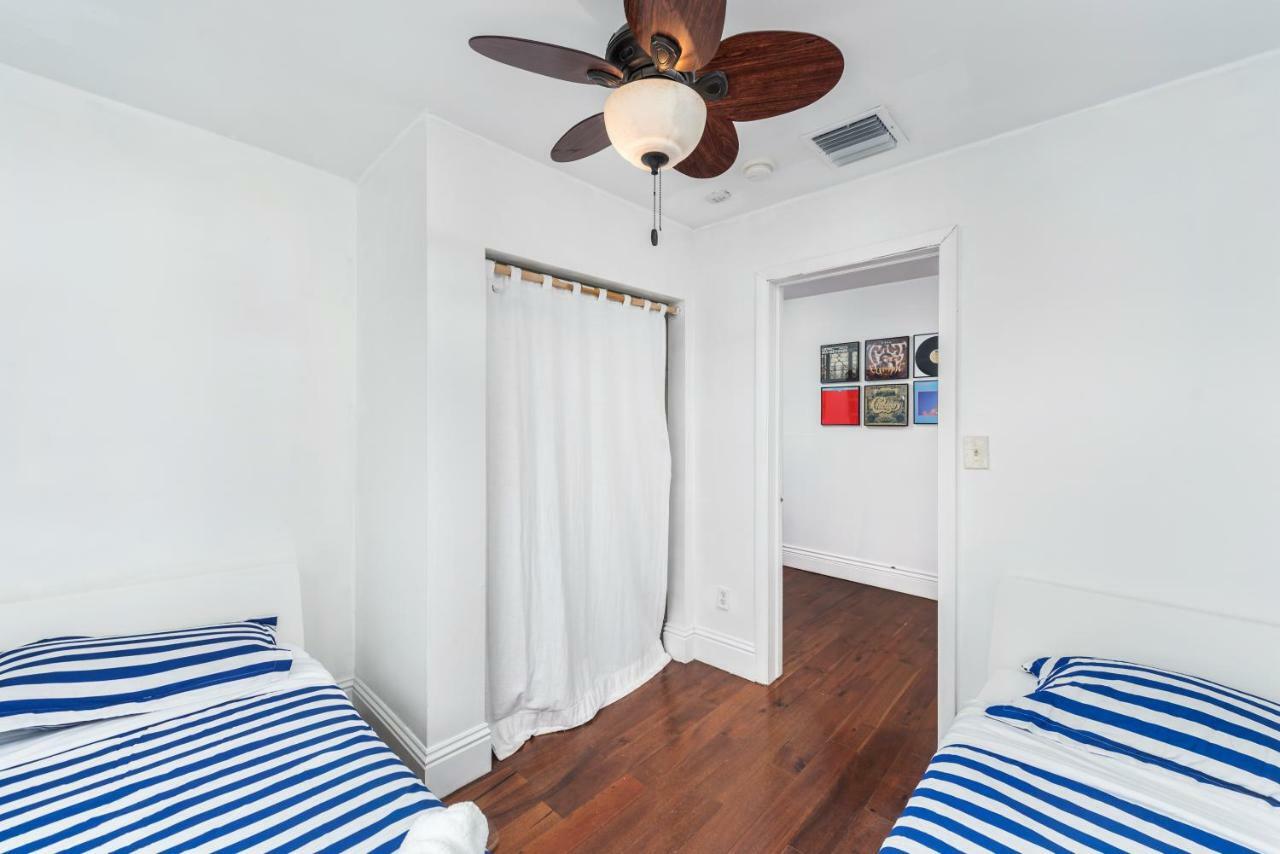 927 Jefferson Apartment *