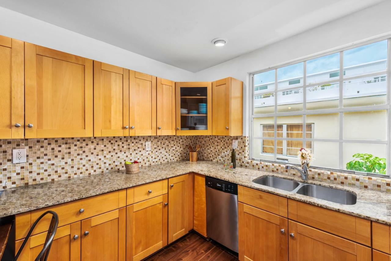 Apartment 927 Jefferson *