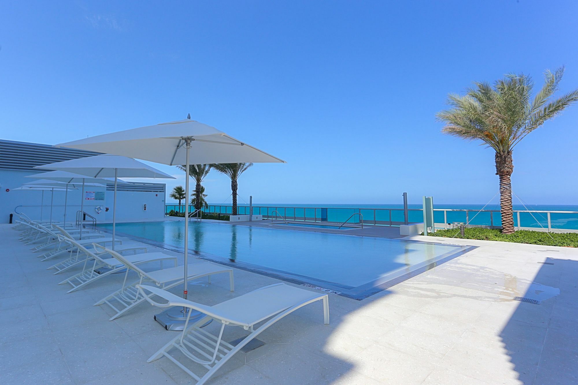 Life Miami At The Monte Carlo Apartment
