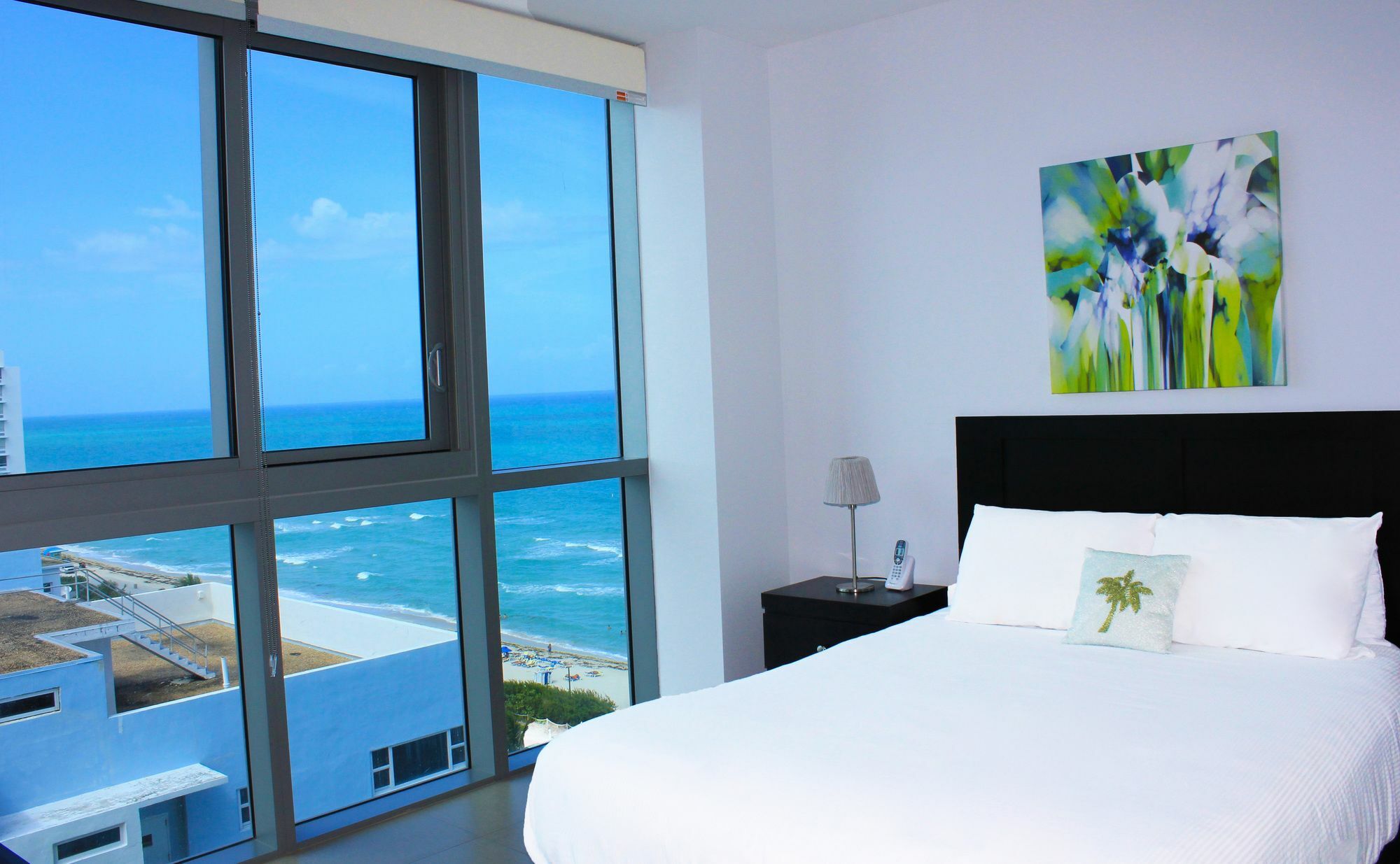 Life Miami At The Monte Carlo Apartment