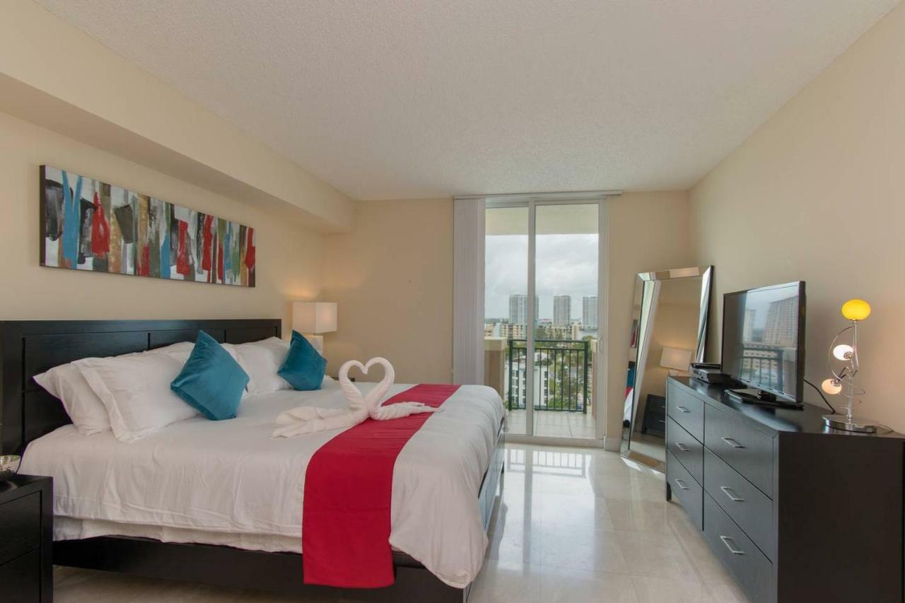 Stylish Modern 2bd/2bth Apt. Min To Holiday home *