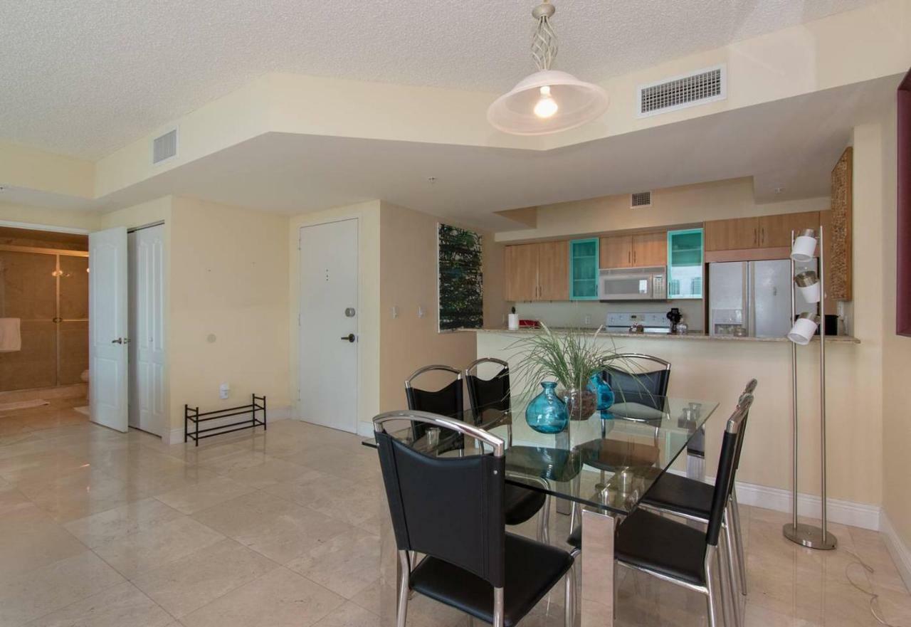 Holiday home Stylish Modern 2bd/2bth Apt. Min To