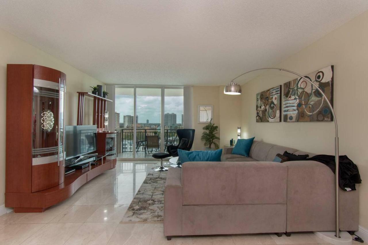 Stylish Modern 2bd/2bth Apt. Min To Holiday home *