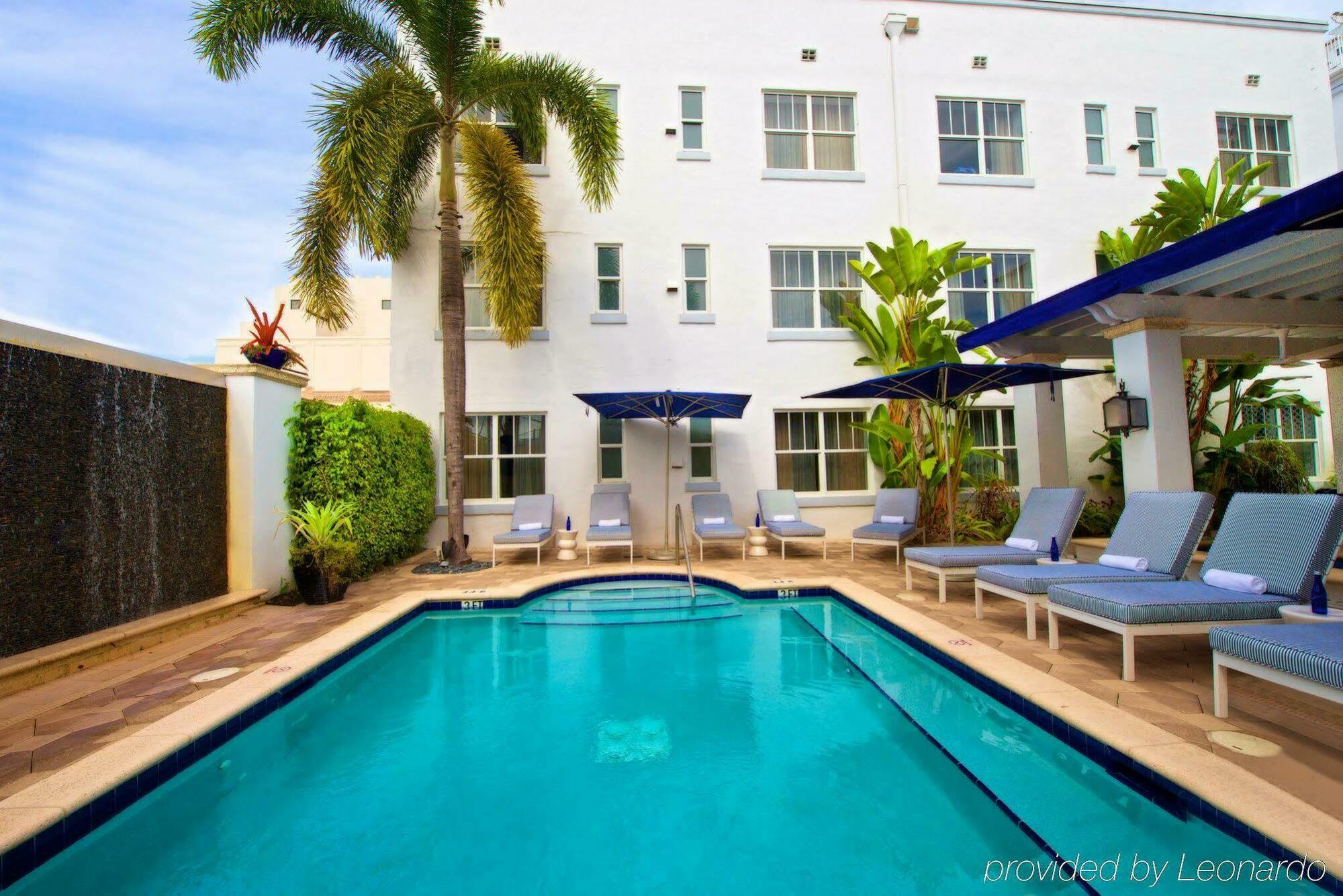 Hotel Blue Moon